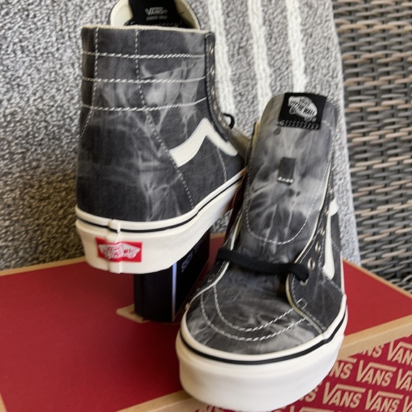 Vans “ Sk8-Hi Tapered Denim Destroy Black Marshmallow WMNS - Picture 10 of 16